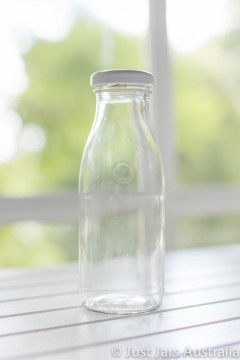 250ml bottle (with lid)